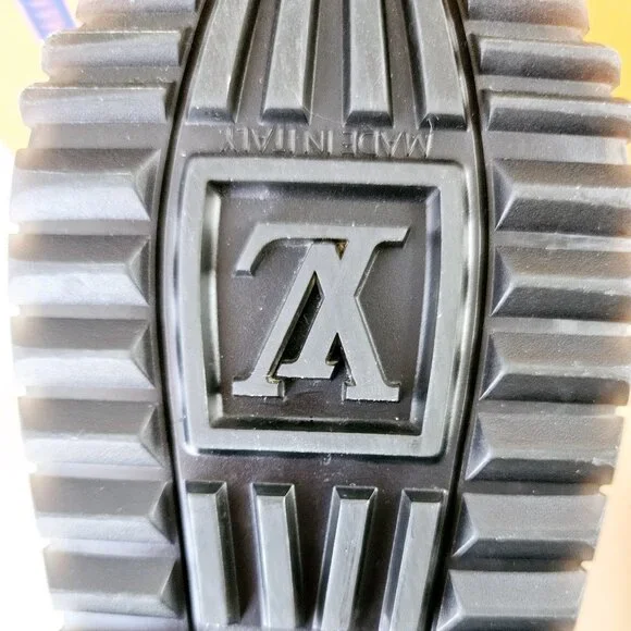 LOUIS VUITTON Run Away Sneaker - Picture 8 of 16